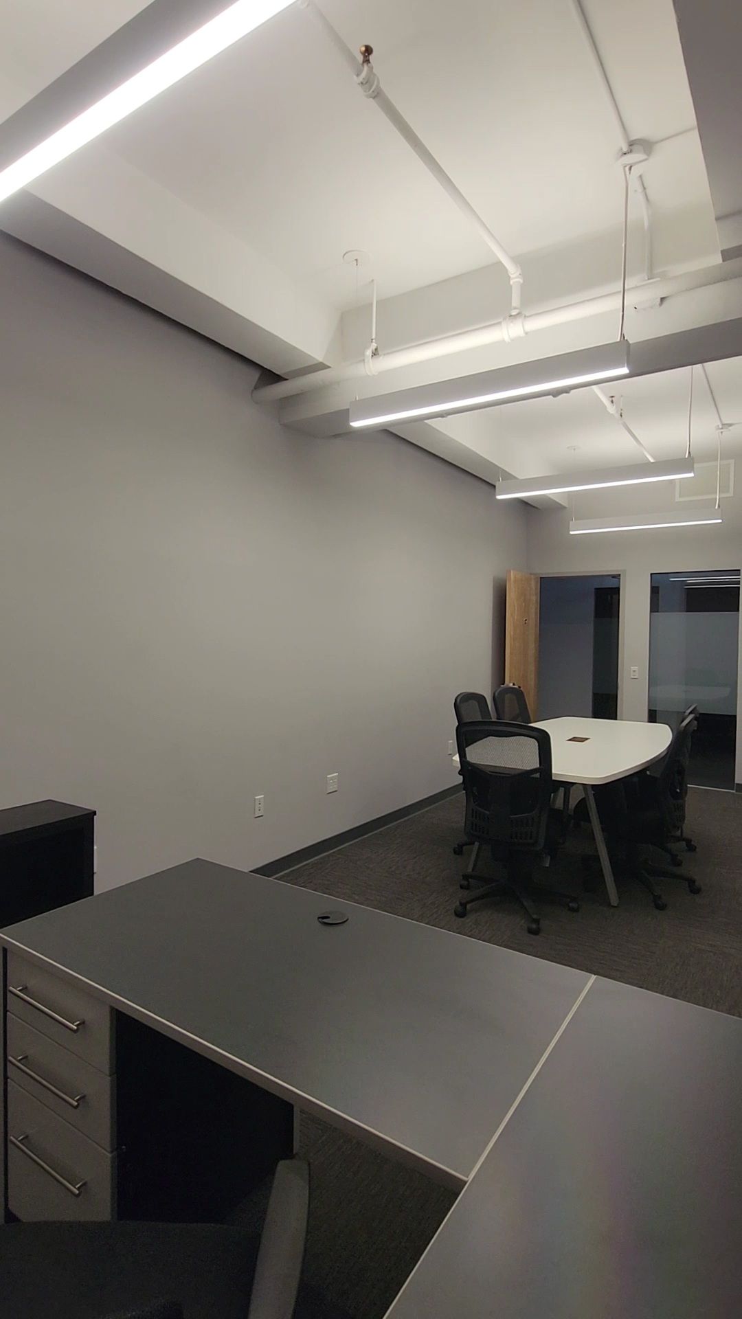 Get More Done in Your Private Office Space with Team Meeting Area